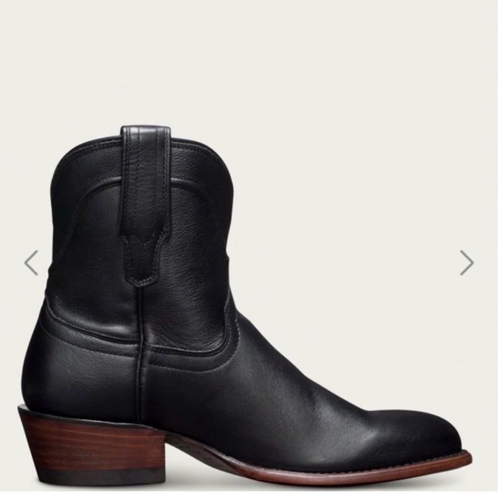 Tecovas The Lucy black leather boots 10